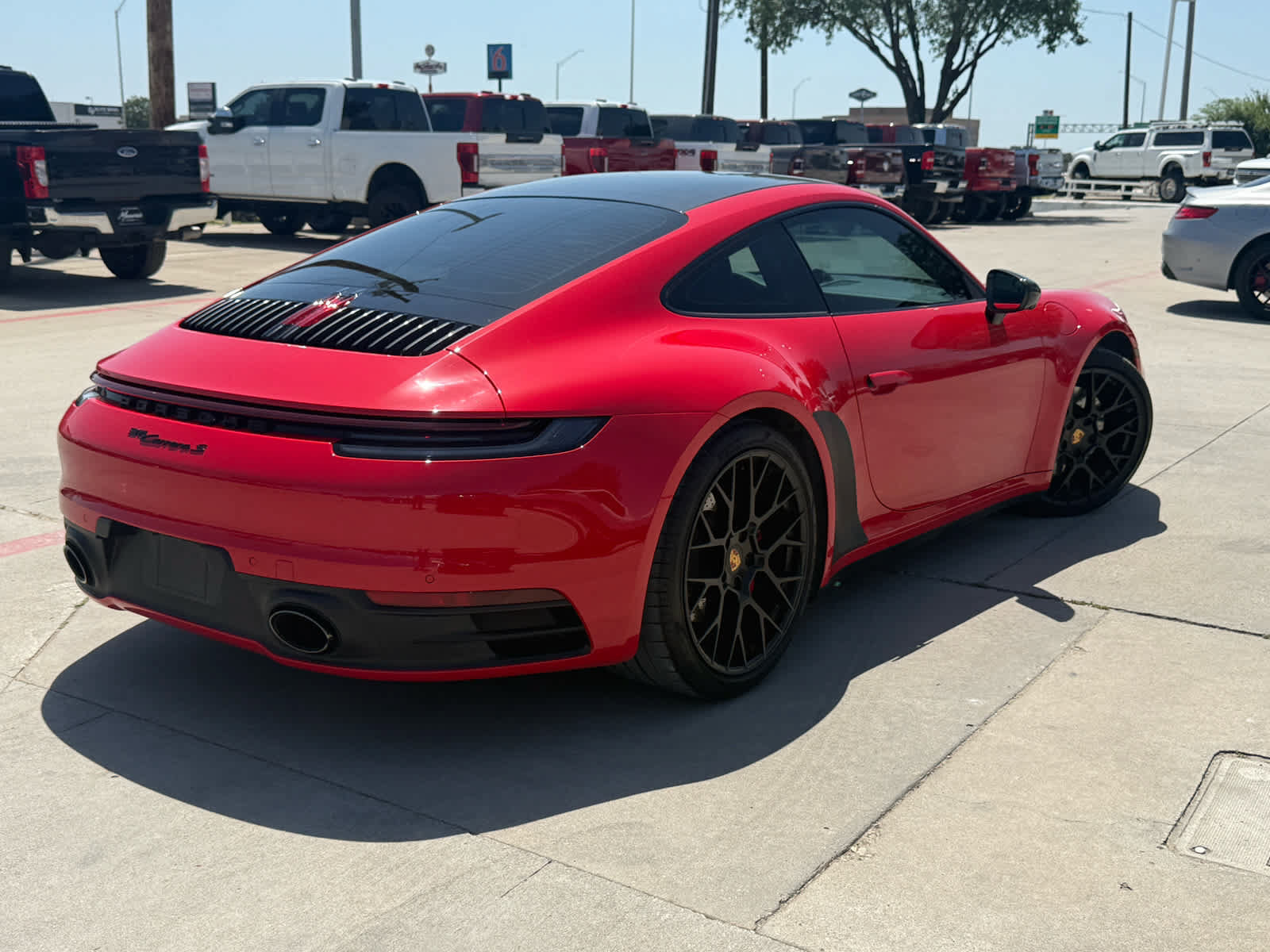 Used 2022 Porsche 911 Carrera S RWD image 4