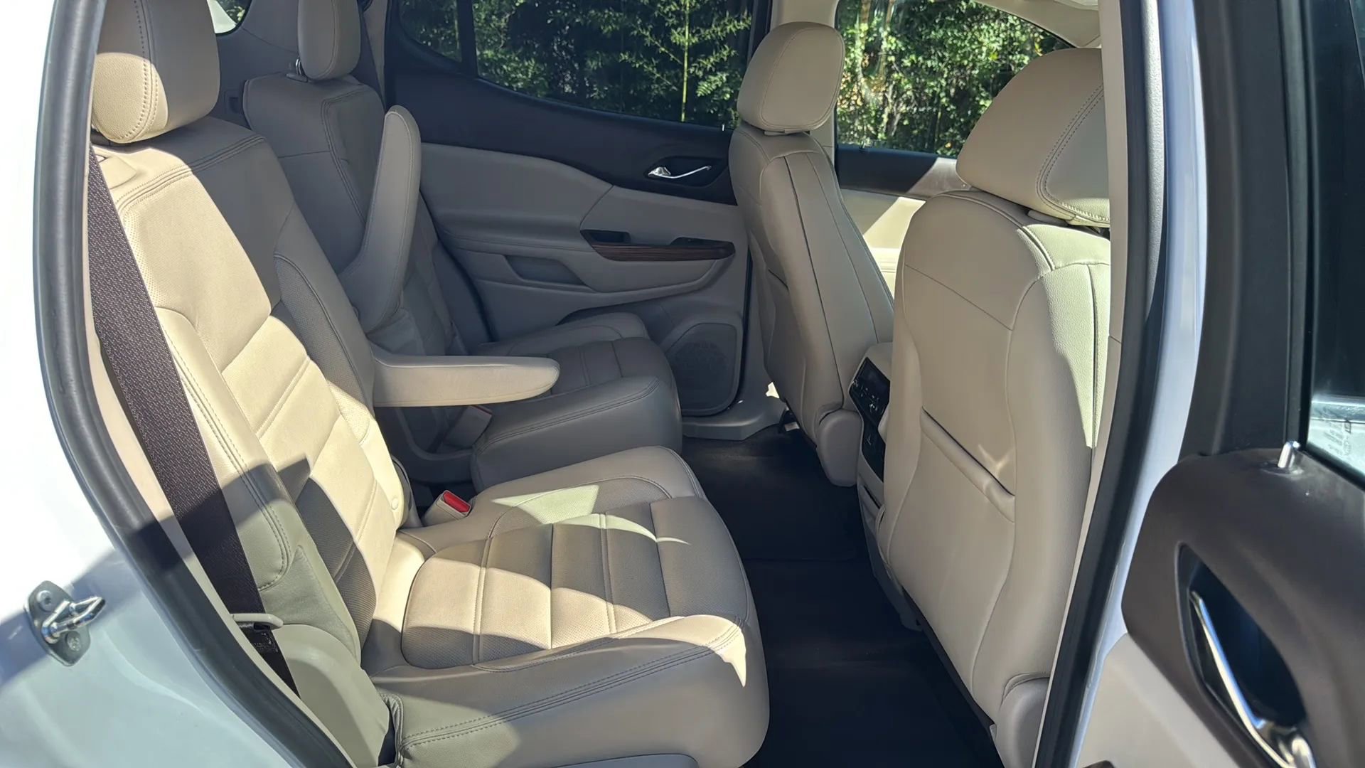 Used 2017 GMC Acadia Denali w/ Technology Package image 13