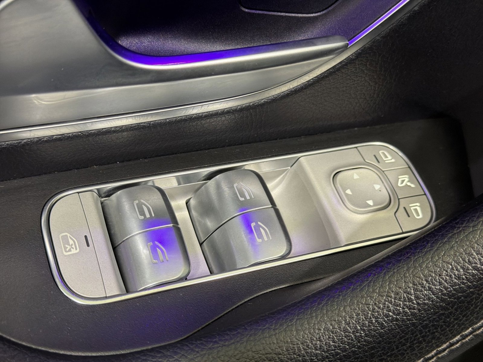 Used 2021 Mercedes-Benz GLE 350 4MATIC w/ Premium Package image 36