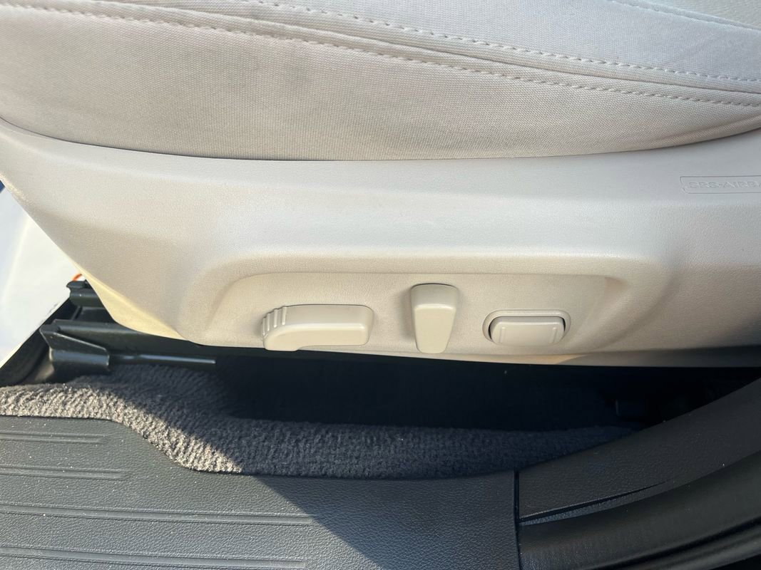 Used 2017 Subaru Legacy 2.5i Premium image 8