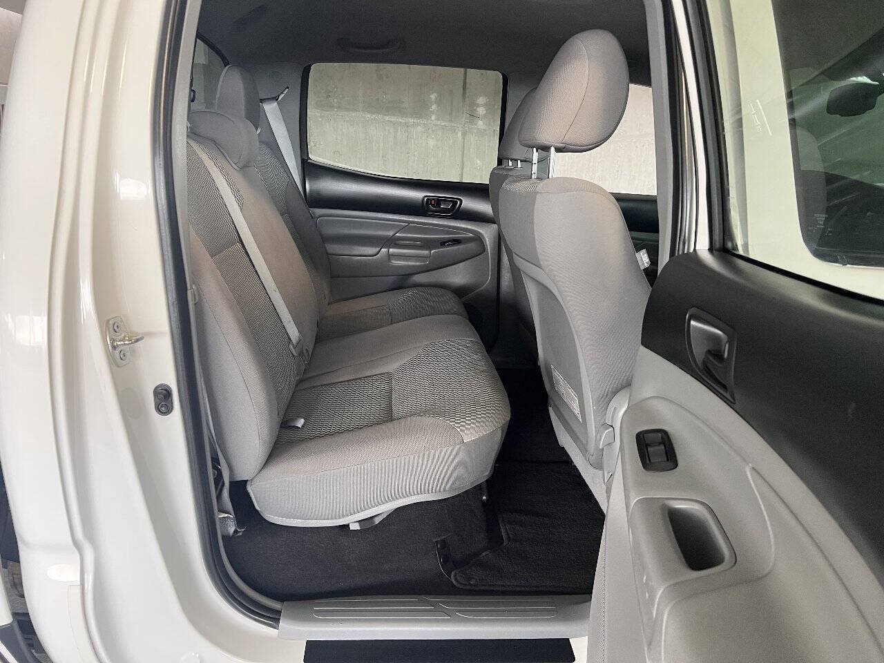 Used 2013 Toyota Tacoma 4x4 Double Cab w/ SR5 Pkg image 23
