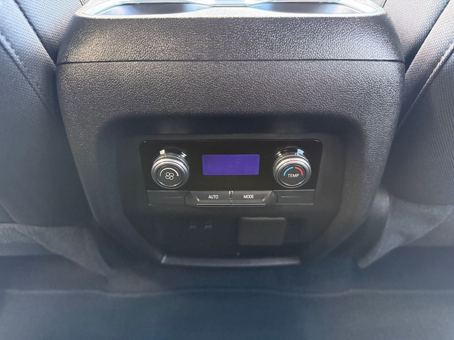 Used 2025 GMC Acadia Elevation image 28