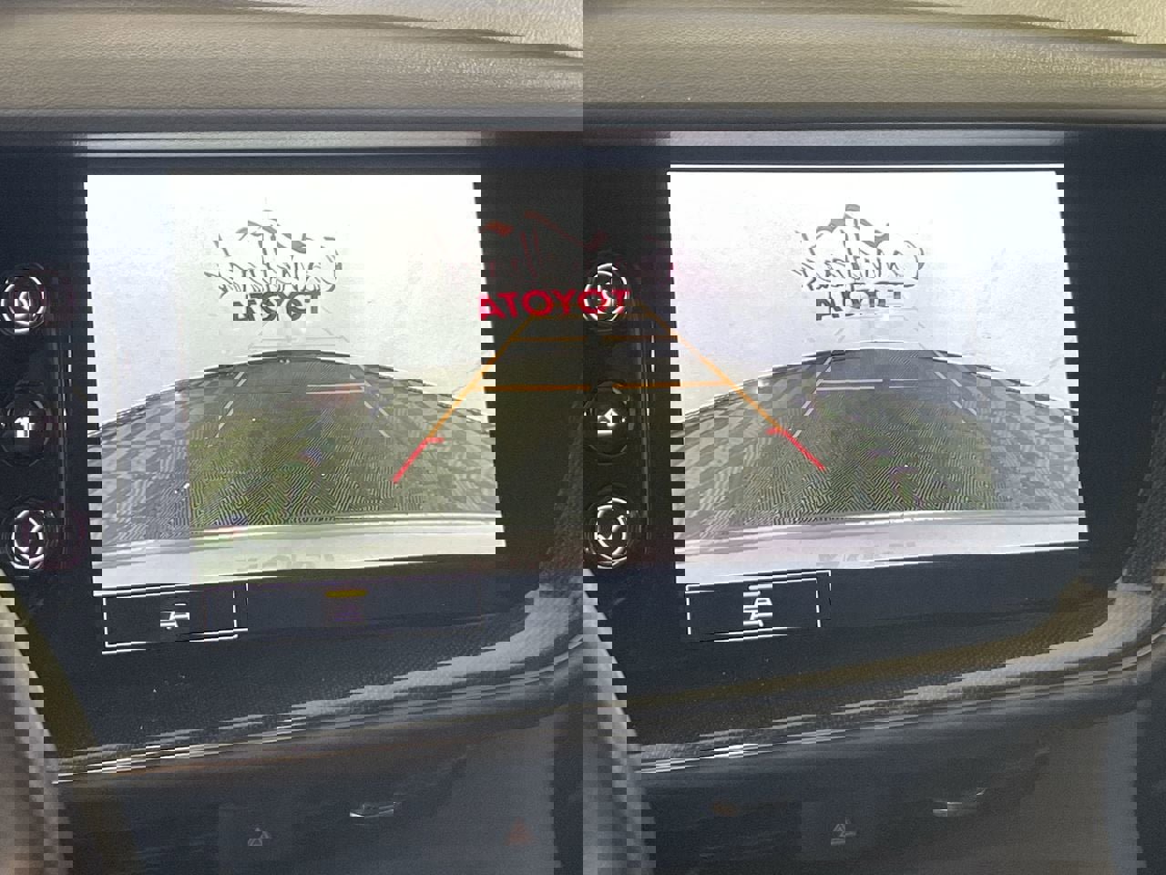 Used 2023 Buick Envision Essence image 16