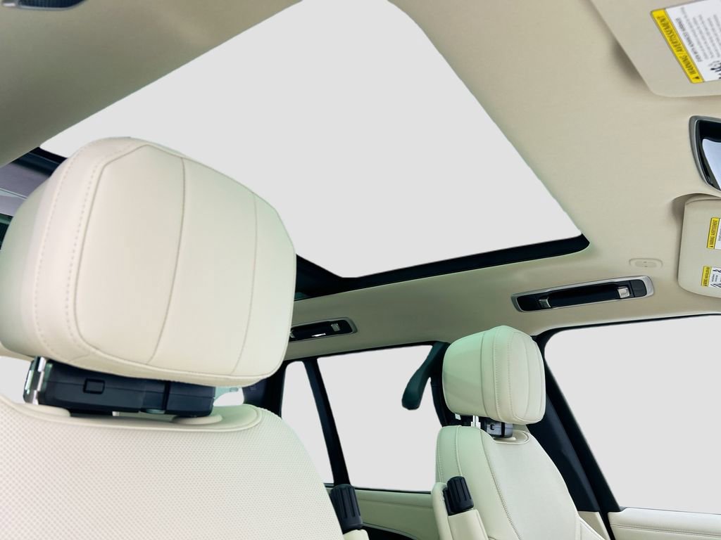 New 2026 Land Rover Range Rover SE image 17