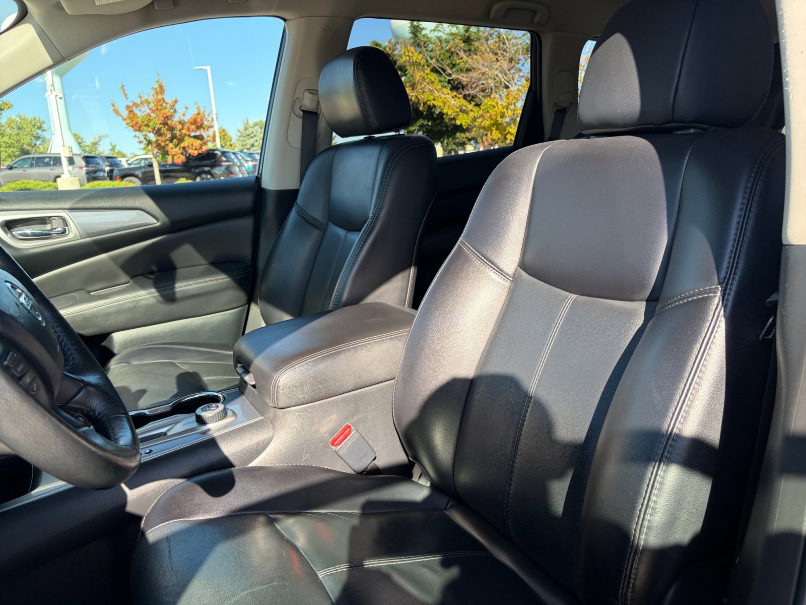 Used 2018 Nissan Pathfinder SL AWD/4WD image 14