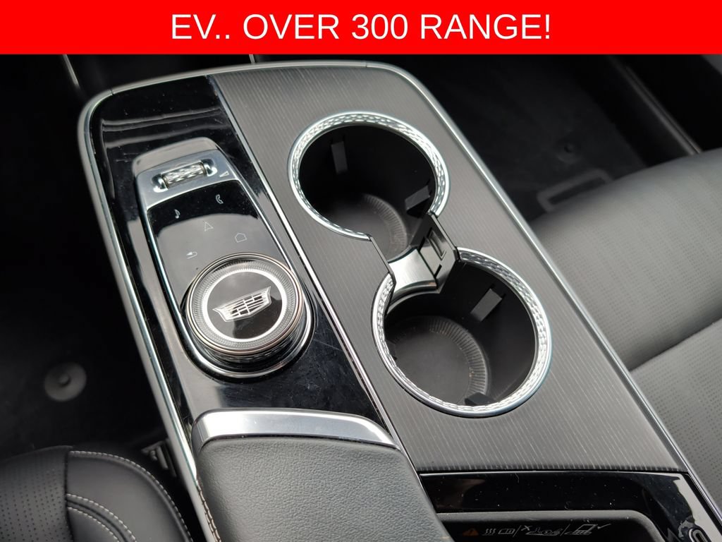 Used 2024 Cadillac Lyriq Luxury AWD/4WD image 25