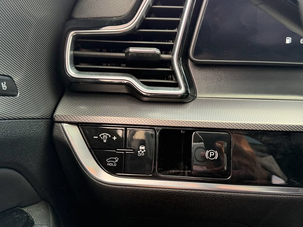 Used 2025 Kia Sportage SX FWD image 27