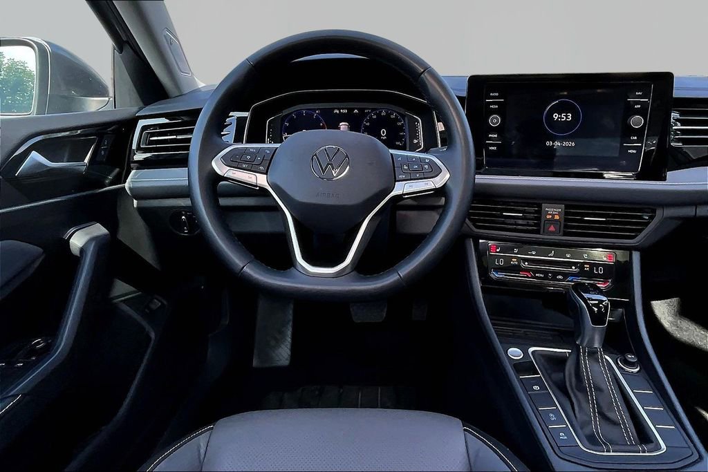 Used 2025 Volkswagen Jetta SEL image 8