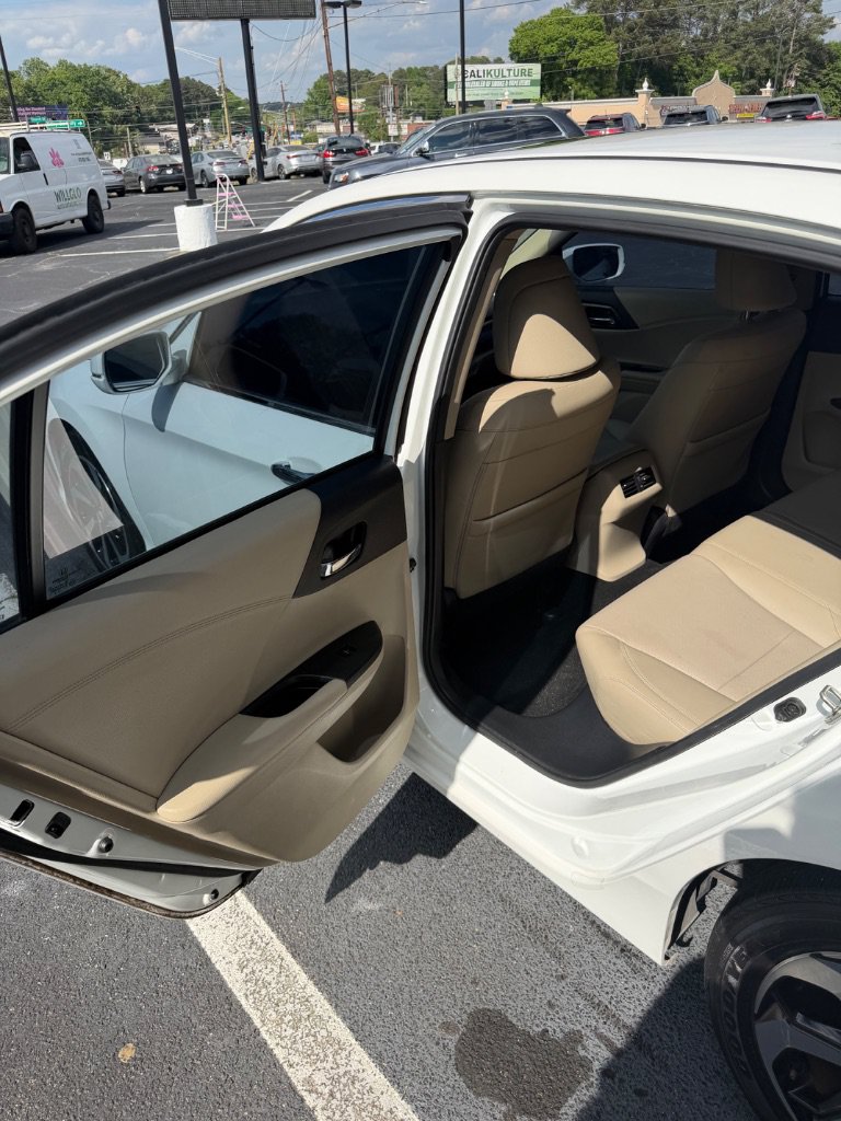 Used 2017 Honda Accord EX-L image 14