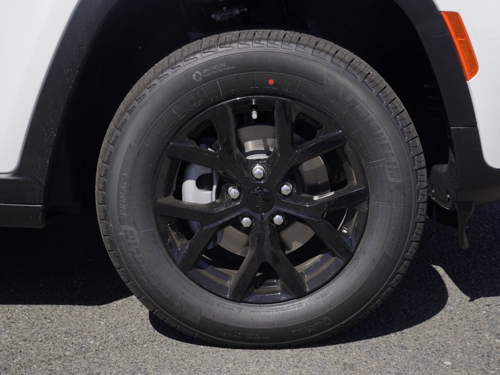New 2026 Jeep Grand Cherokee Altitude AWD/4WD image 10