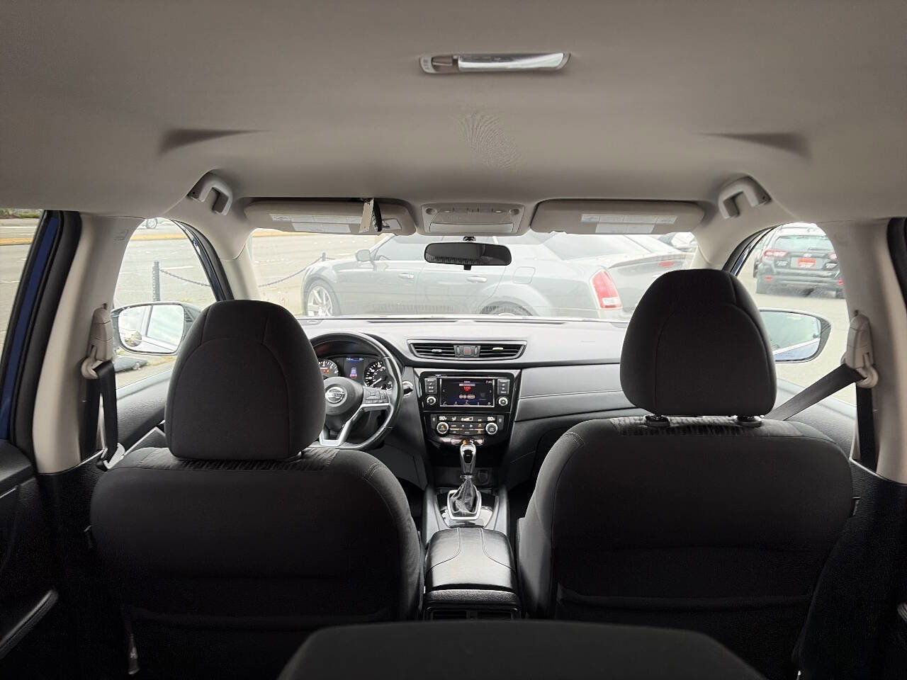 Used 2018 Nissan Rogue SV image 8