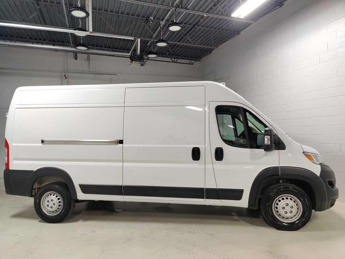 Used 2025 RAM ProMaster 2500 w/ Convenience Group FWD image 4
