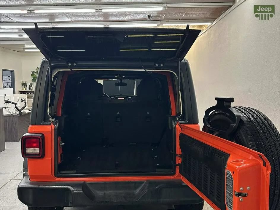 Used 2019 Jeep Wrangler Unlimited Sport S AWD/4WD image 24
