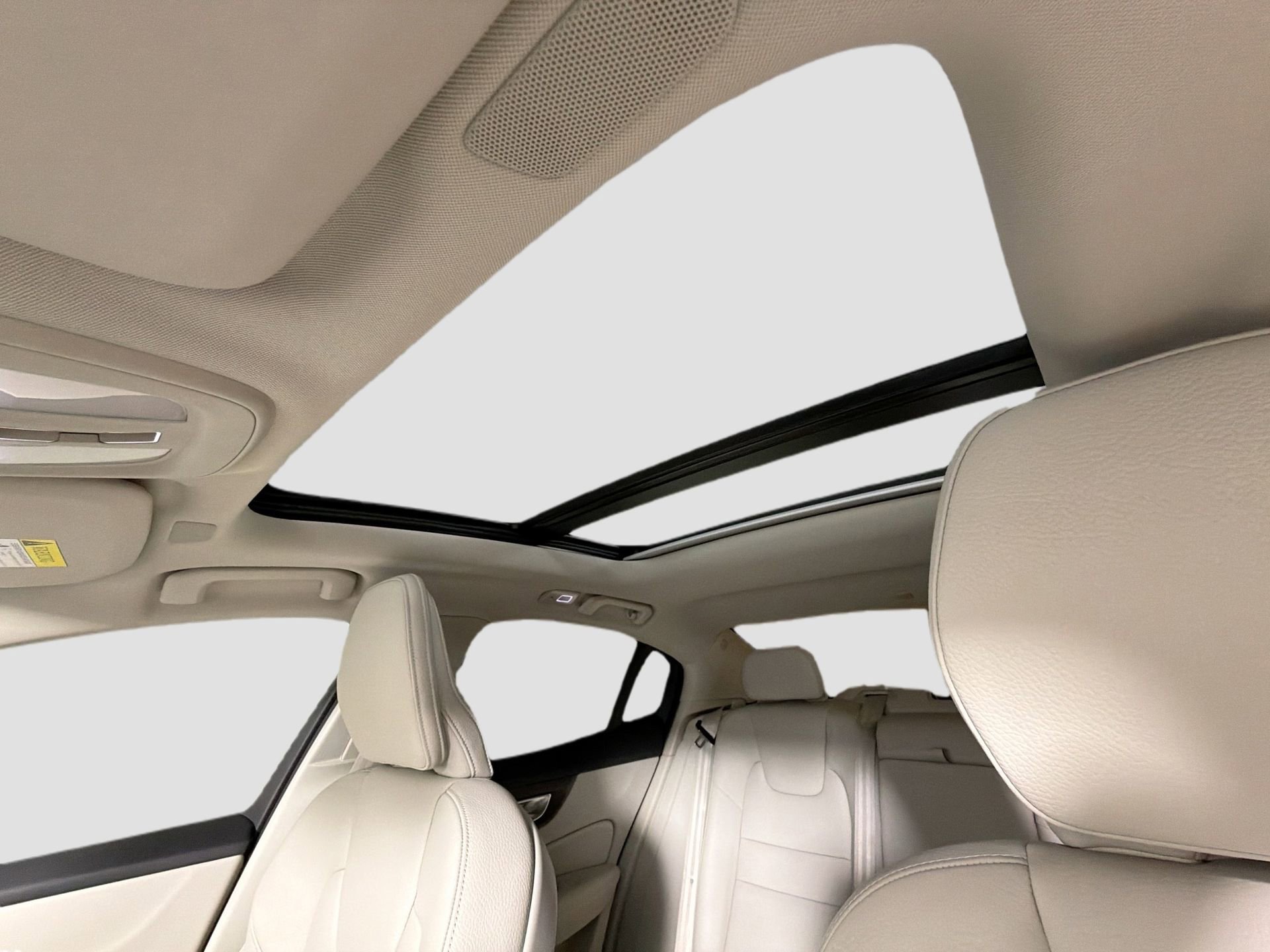 Certified 2024 Volvo S60 B5 Ultimate w/ Climate Package image 23