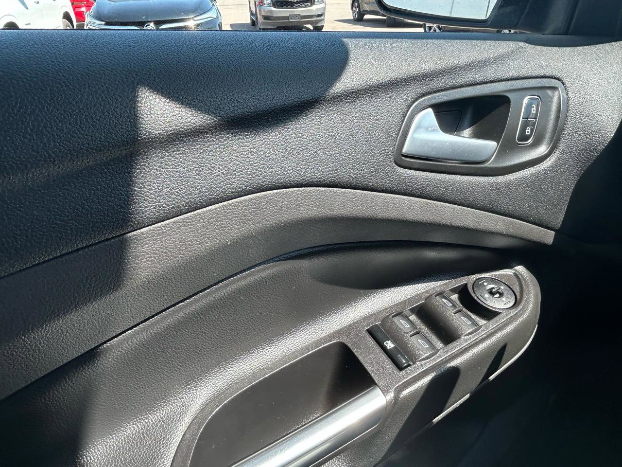 Used 2018 Ford Escape SEL w/ Canadian Touring Package AWD/4WD image 31