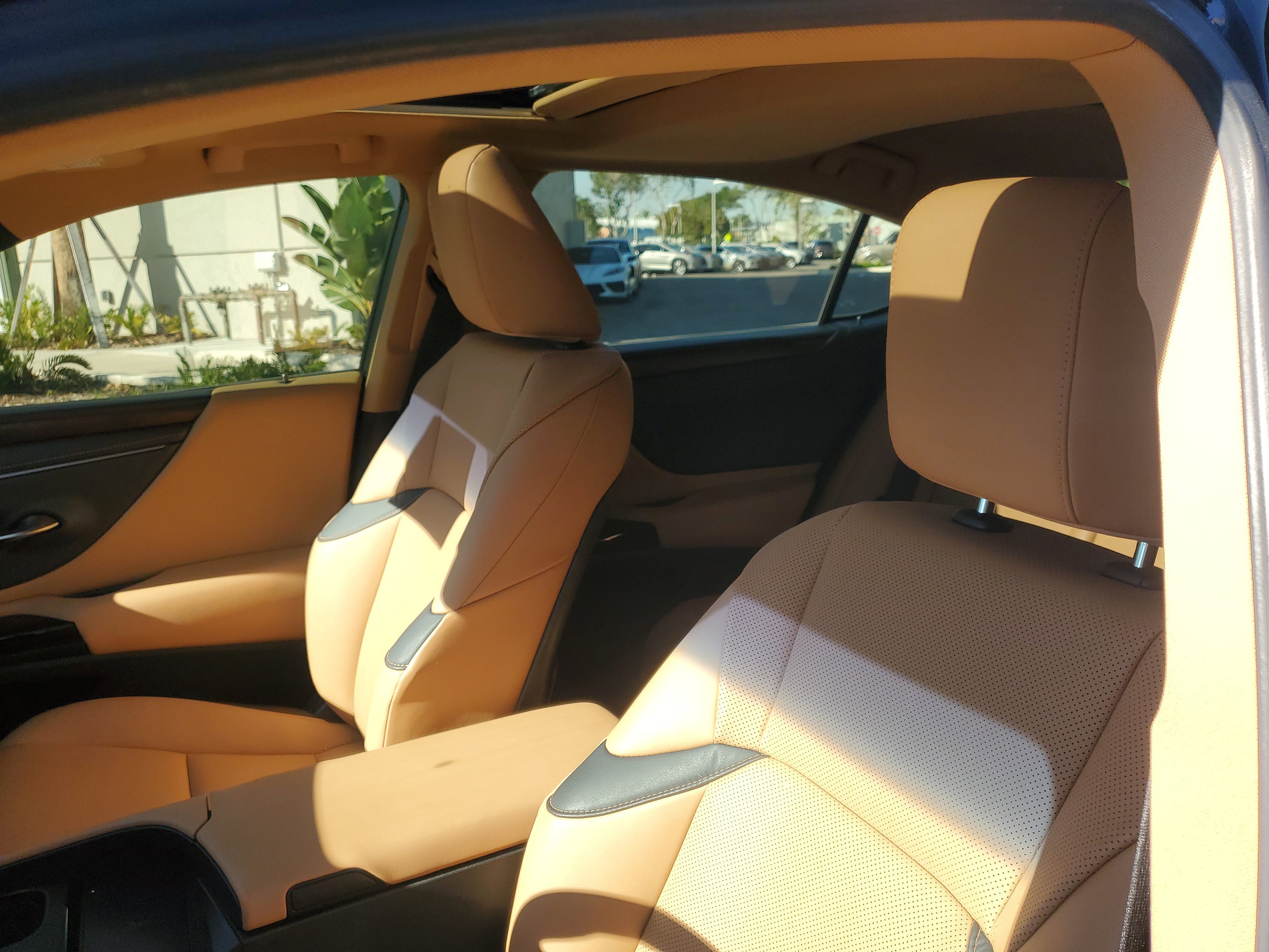 Used 2024 Lexus ES 350 w/ Premium Package image 16