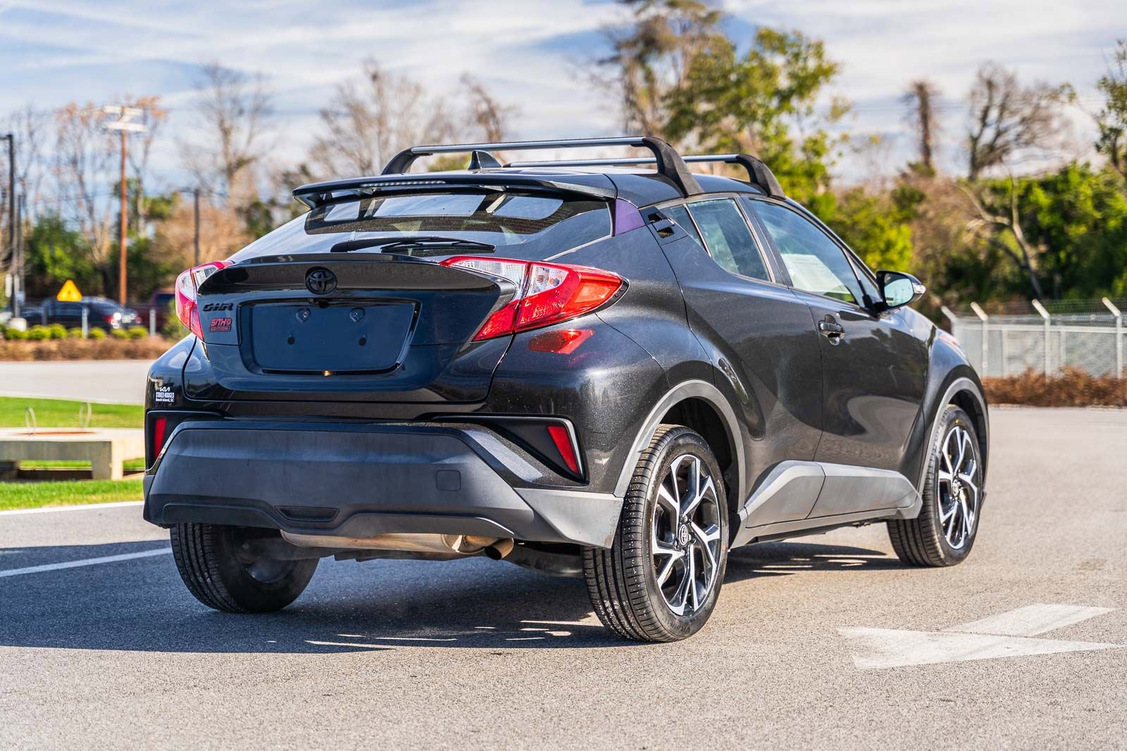 Used 2021 Toyota C-HR XLE image 7
