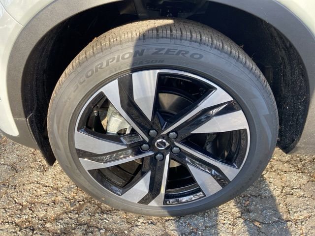 New 2026 Volvo XC40 B5 Ultra w/ Climate Package image 8