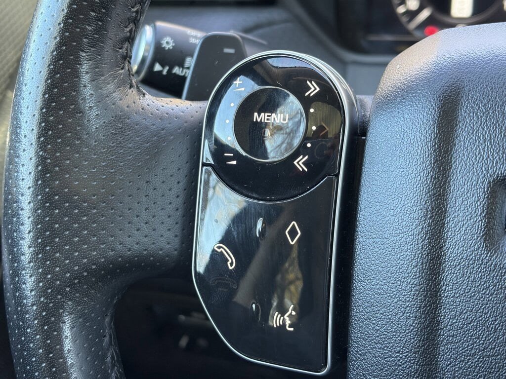 Used 2018 Land Rover Range Rover Velar S image 18