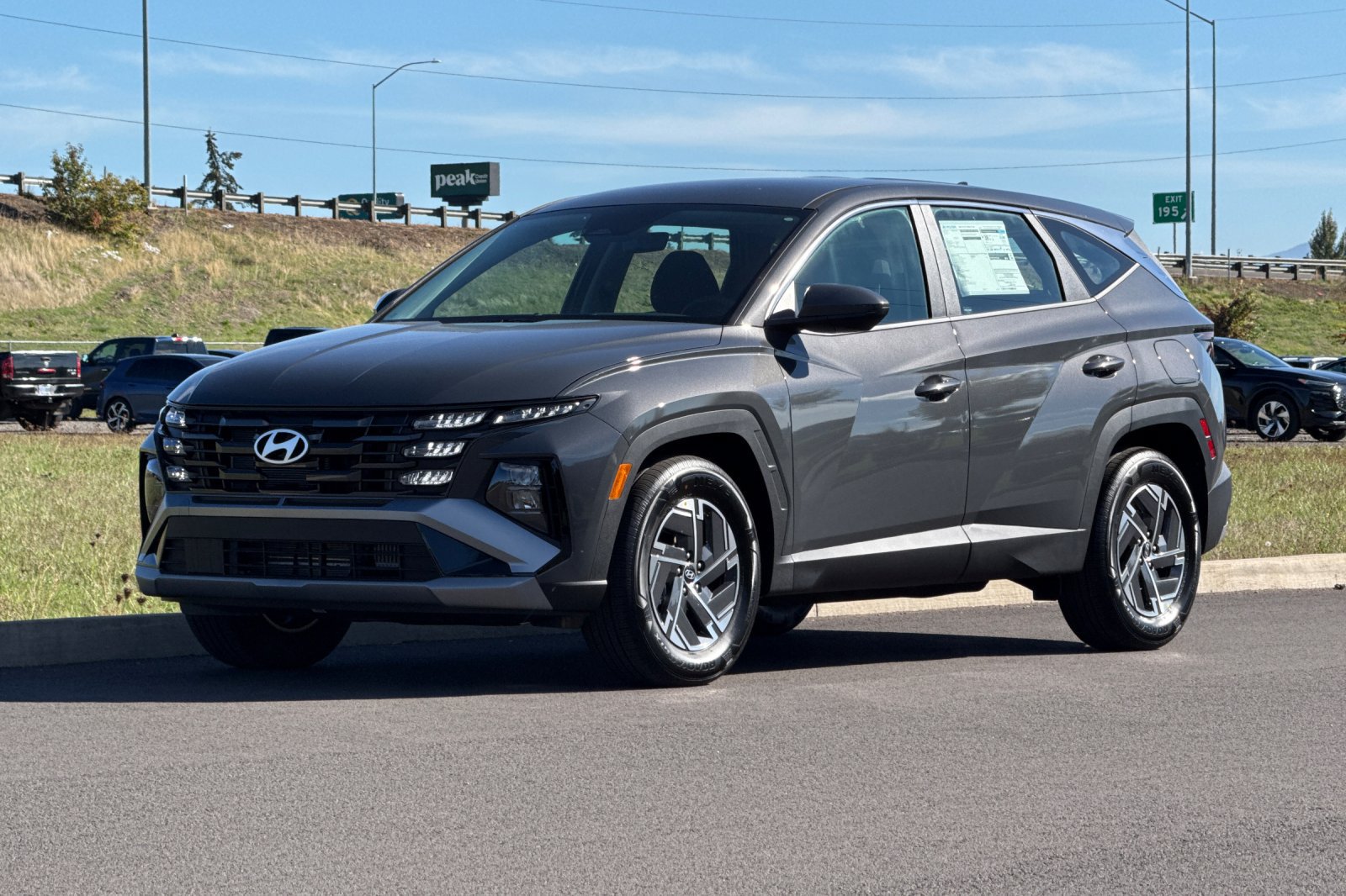 New 2026 Hyundai Tucson Blue SE FWD image 7