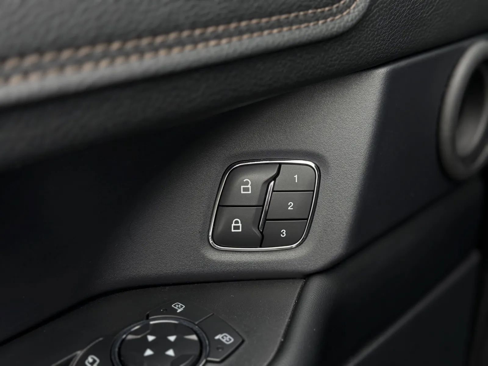 Used 2018 Ford Expedition Platinum image 28