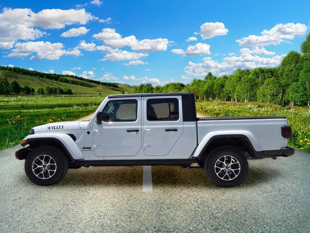 Used 2021 Jeep Gladiator Sport AWD/4WD image 3