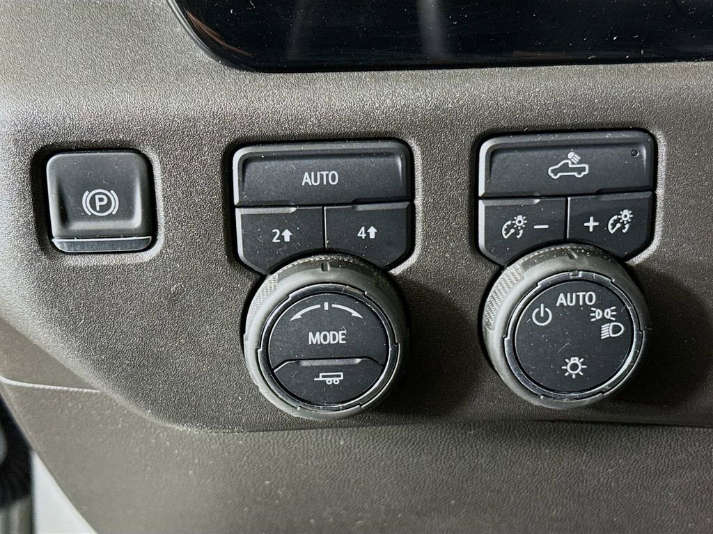 Used 2025 Chevrolet Silverado 1500 LT image 10