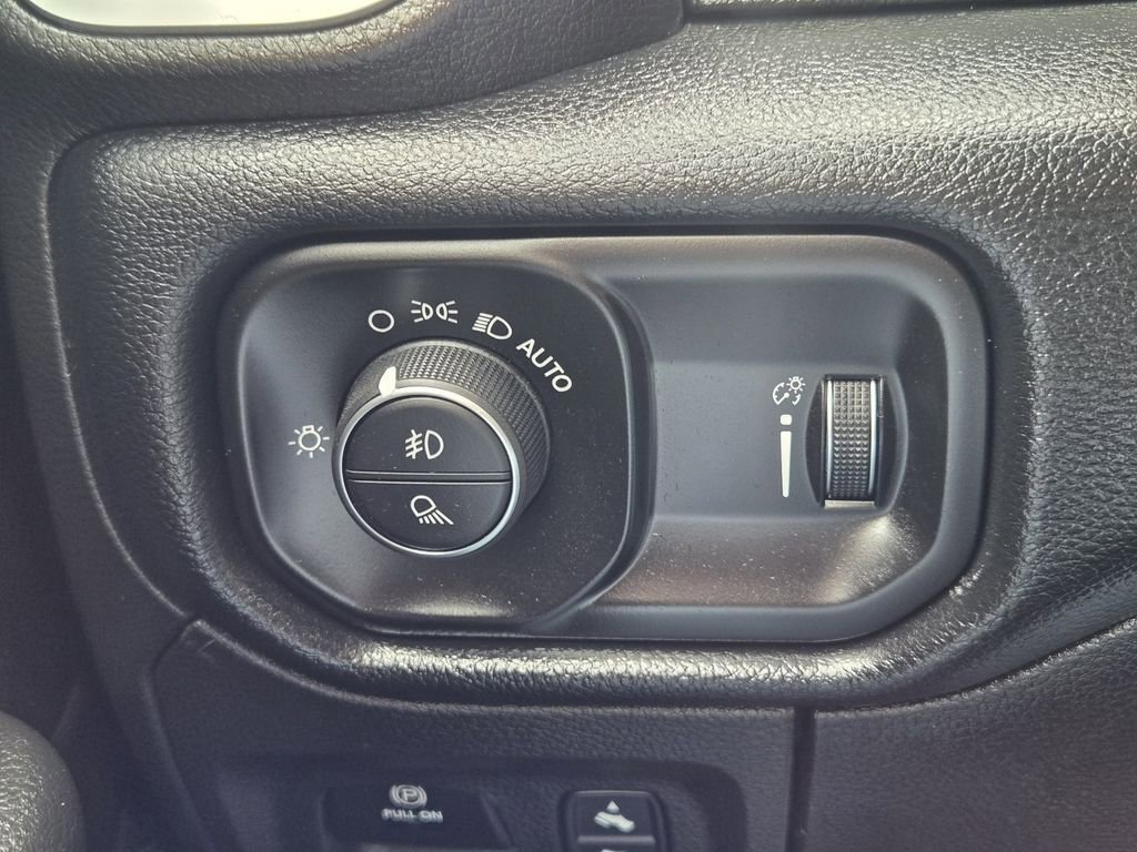Used 2021 RAM 1500 Big Horn RWD image 23