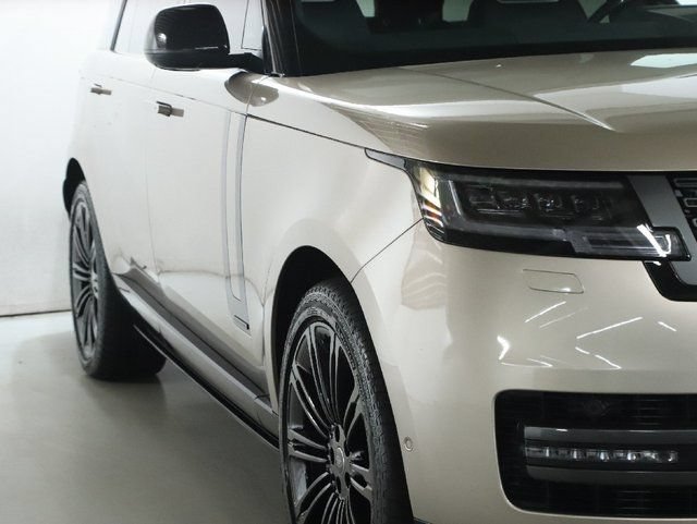 Certified 2025 Land Rover Range Rover Long Wheelbase Autobiography AWD/4WD image 12