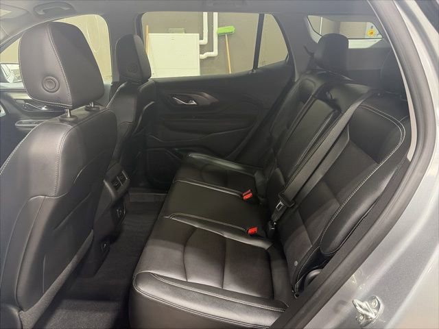 Used 2023 GMC Terrain SLT image 11