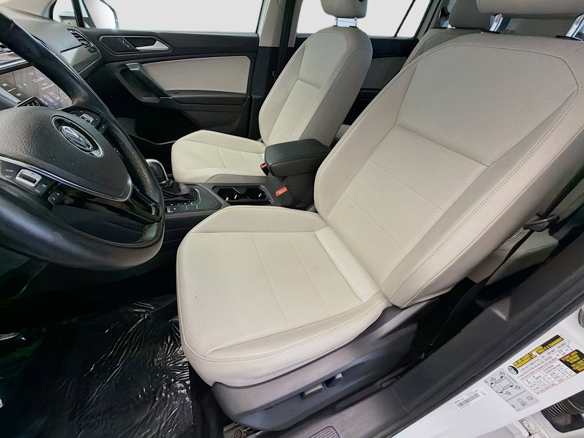 Used 2018 Volkswagen Tiguan SE FWD image 11