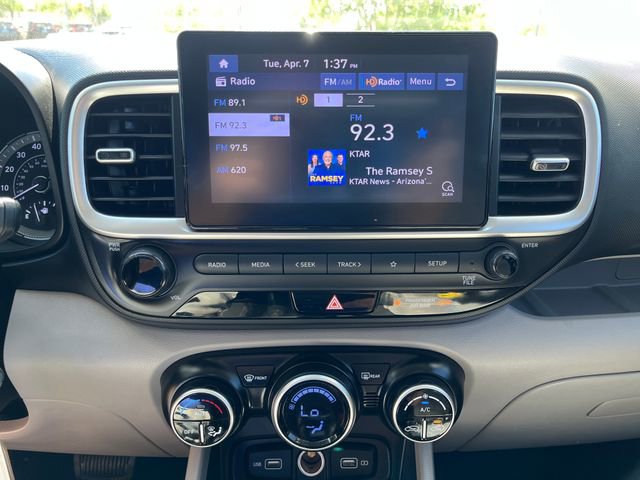 Used 2022 Hyundai Venue SEL image 32