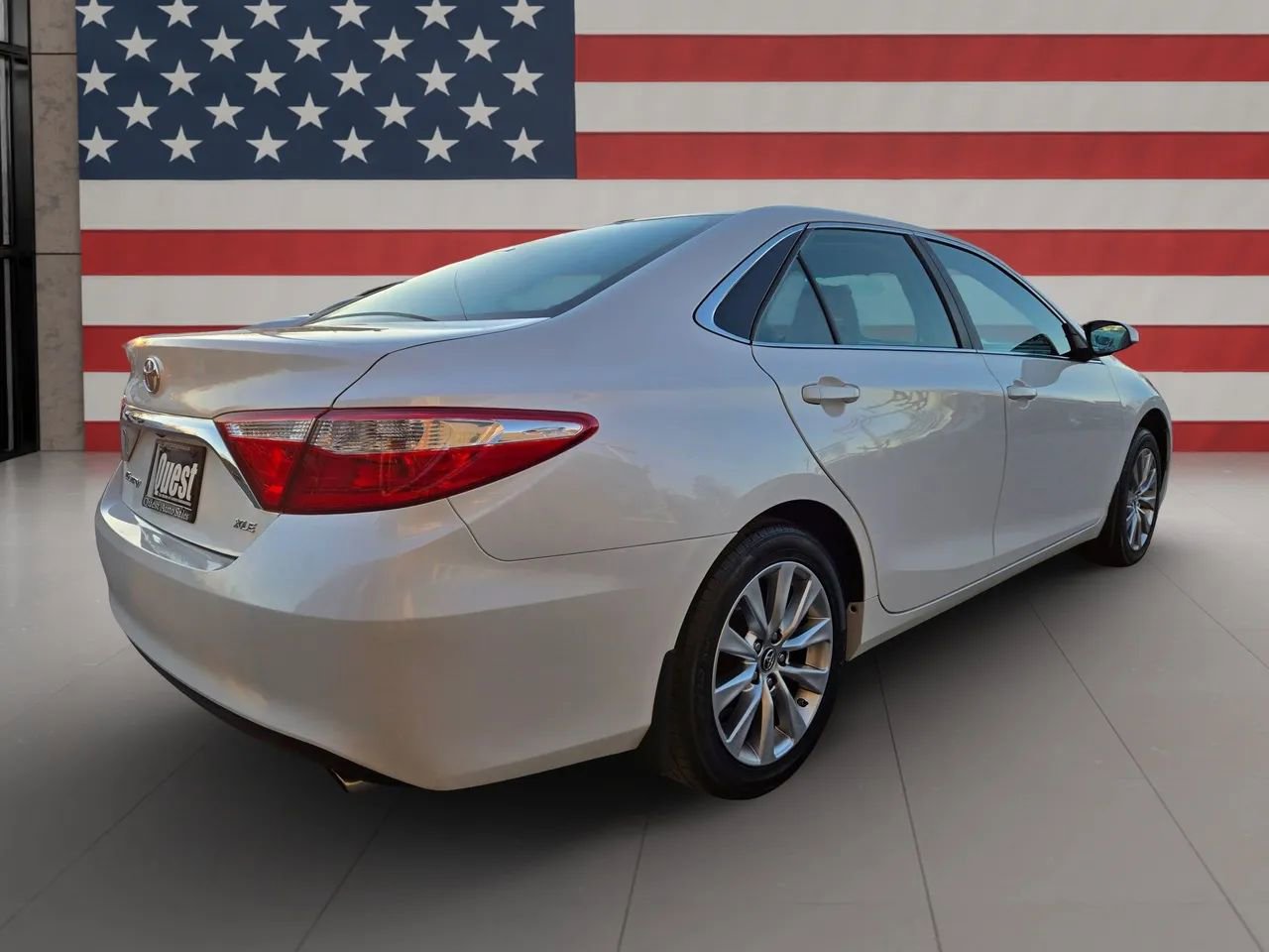 Used 2017 Toyota Camry XLE image 9