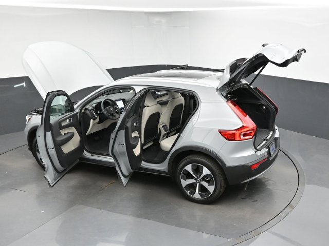Used 2024 Volvo XC40 B5 Plus w/ Protection Package Premier AWD/4WD image 46