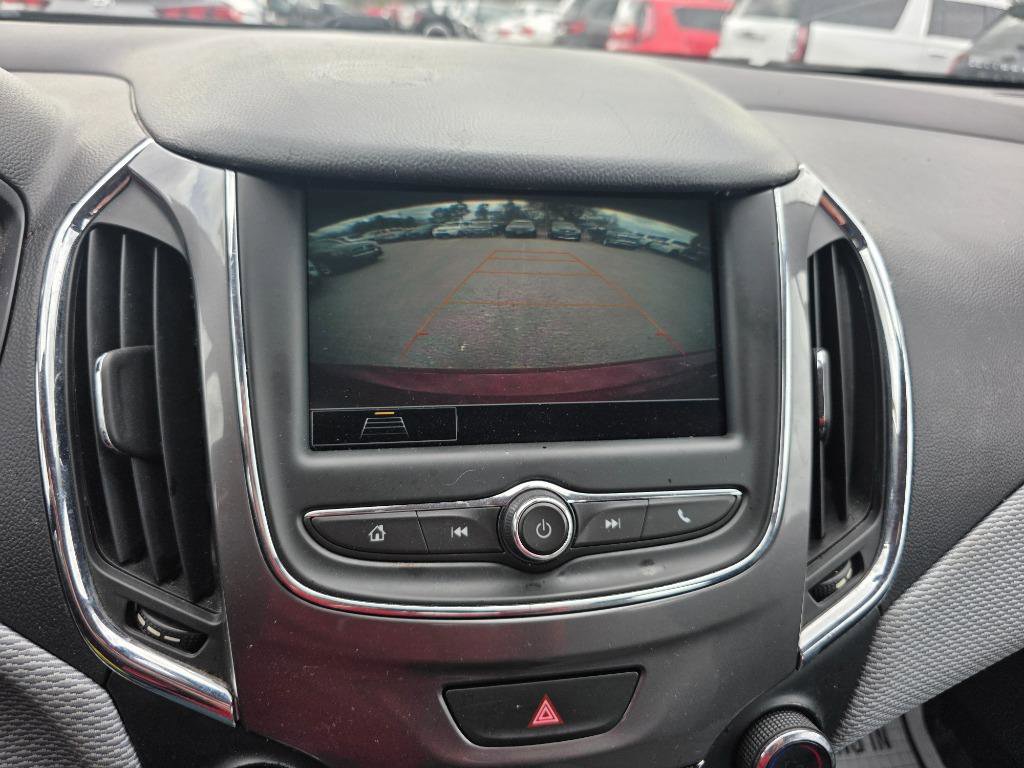 Used 2019 Chevrolet Cruze LT w/ RS Package image 17