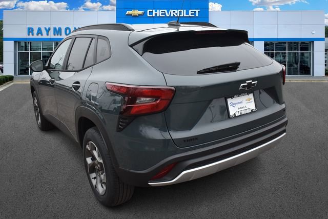 New 2026 Chevrolet Trax LT w/ LPO, Blackout Package image 6