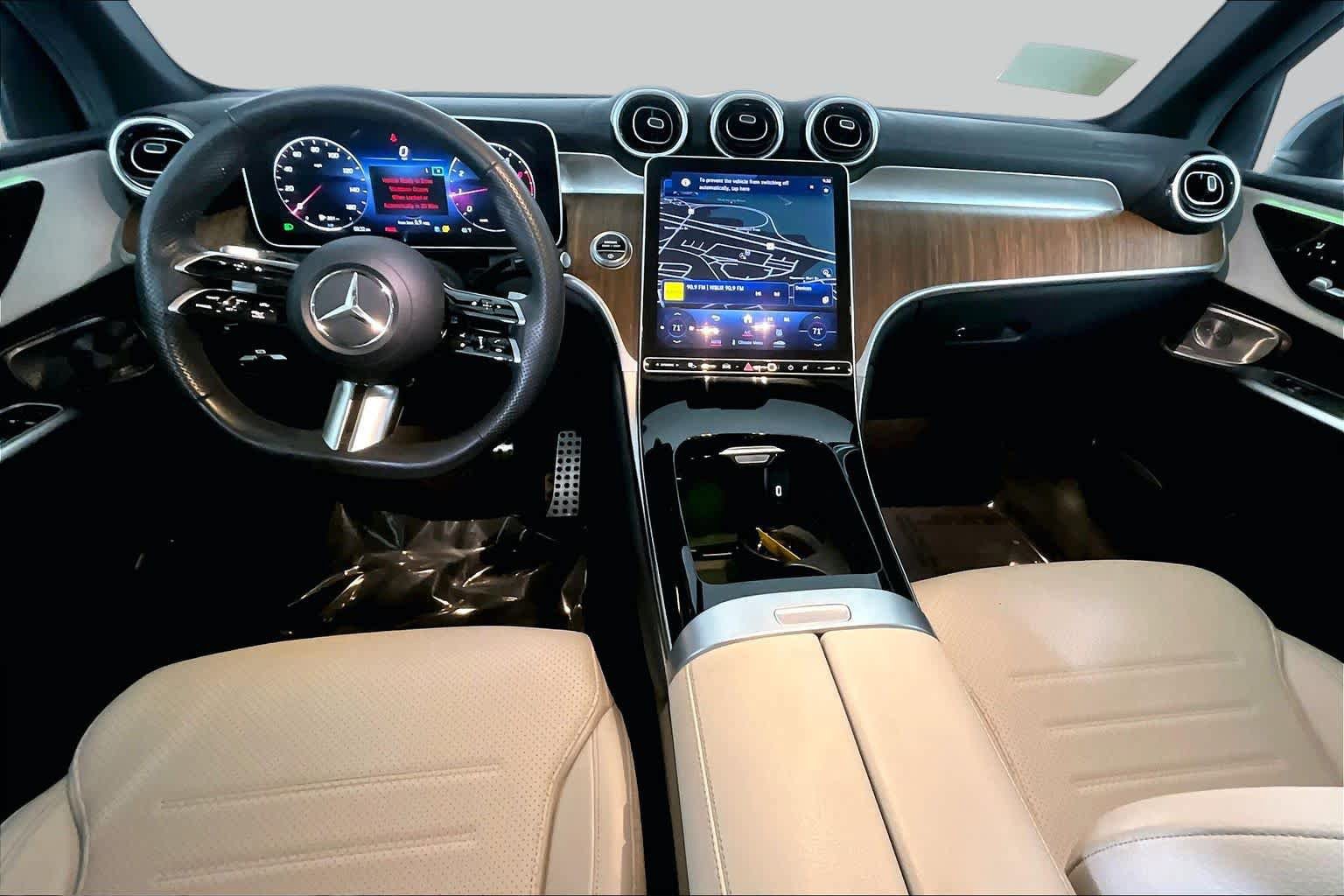 Used 2023 Mercedes-Benz GLC 300 4MATIC image 16