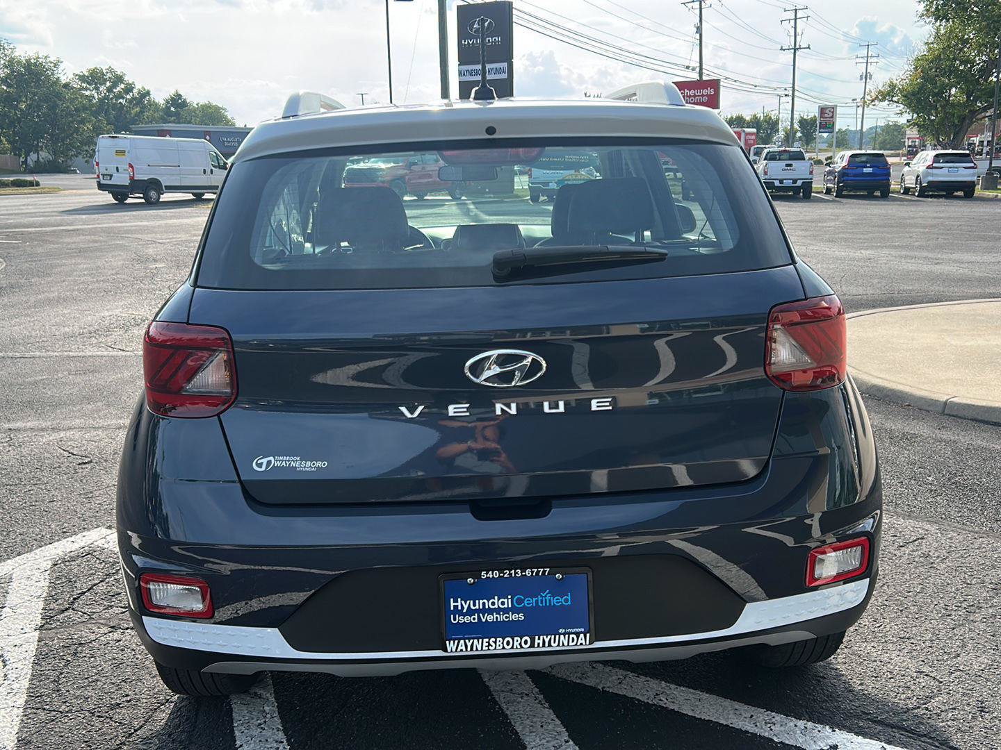 Certified 2024 Hyundai Venue Limited FWD image 6