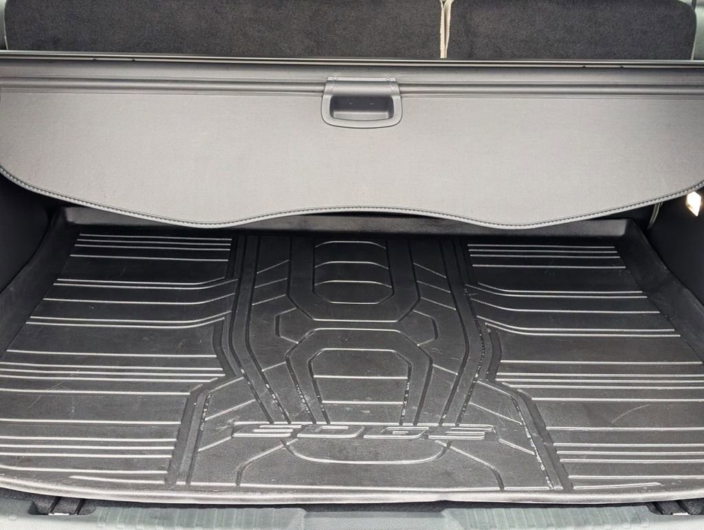 Used 2023 Ford Edge Titanium image 13