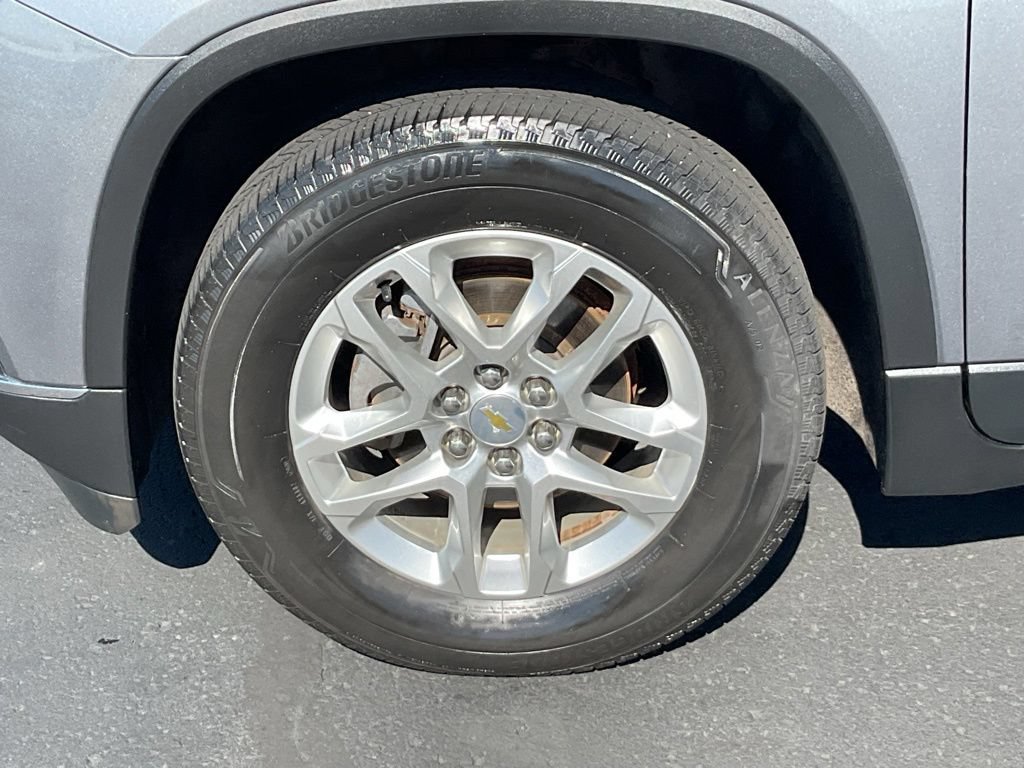 Used 2020 Chevrolet Traverse LS w/ LPO, Floor Liner Package AWD/4WD image 9