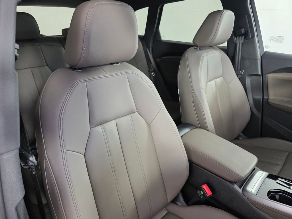 Used 2025 Audi Q5 Premium image 30