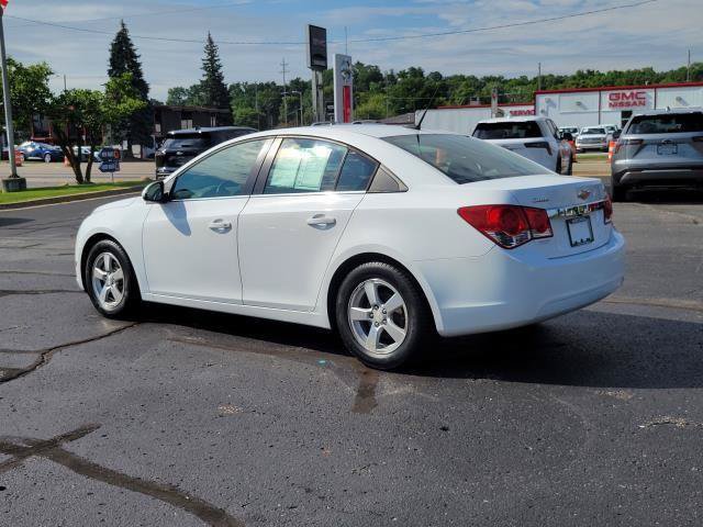 Used 2014 Chevrolet Cruze LT w/ Technology Package FWD image 3