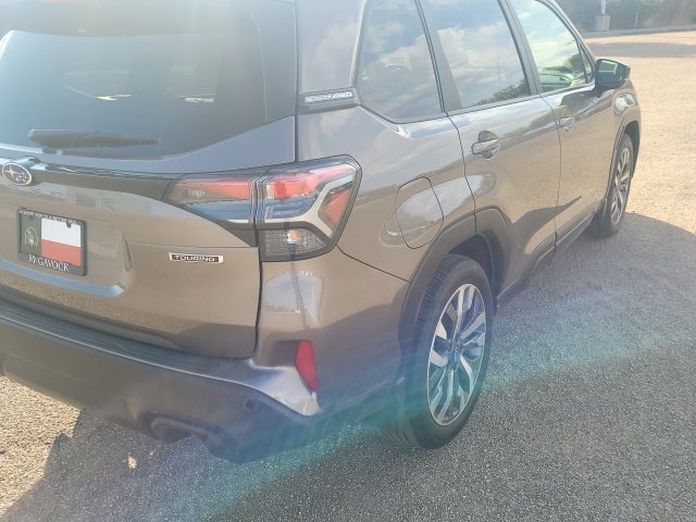 Used 2025 Subaru Forester Touring AWD/4WD image 6