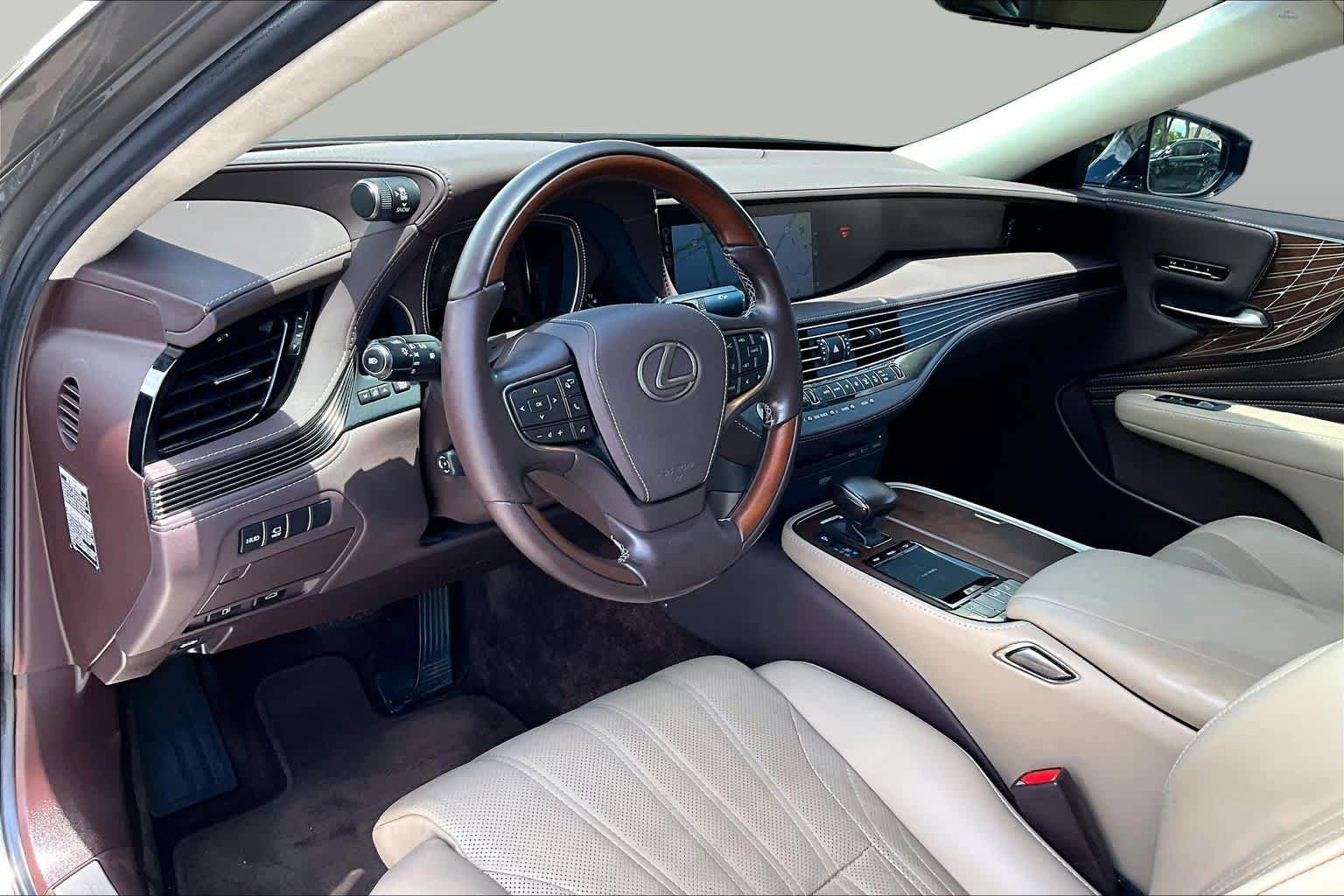 Used 2019 Lexus LS 500 w/ Interior Upgrade Package RWD image 18
