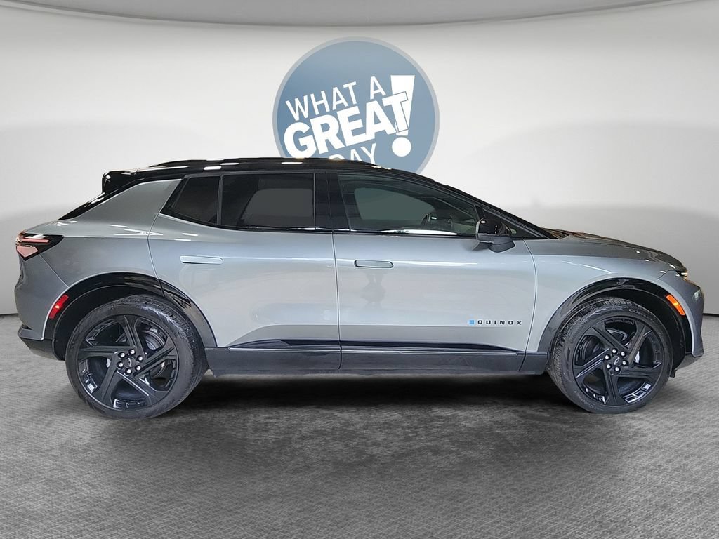 Used 2026 Chevrolet Equinox EV RS w/ Convenience Package II AWD/4WD image 2