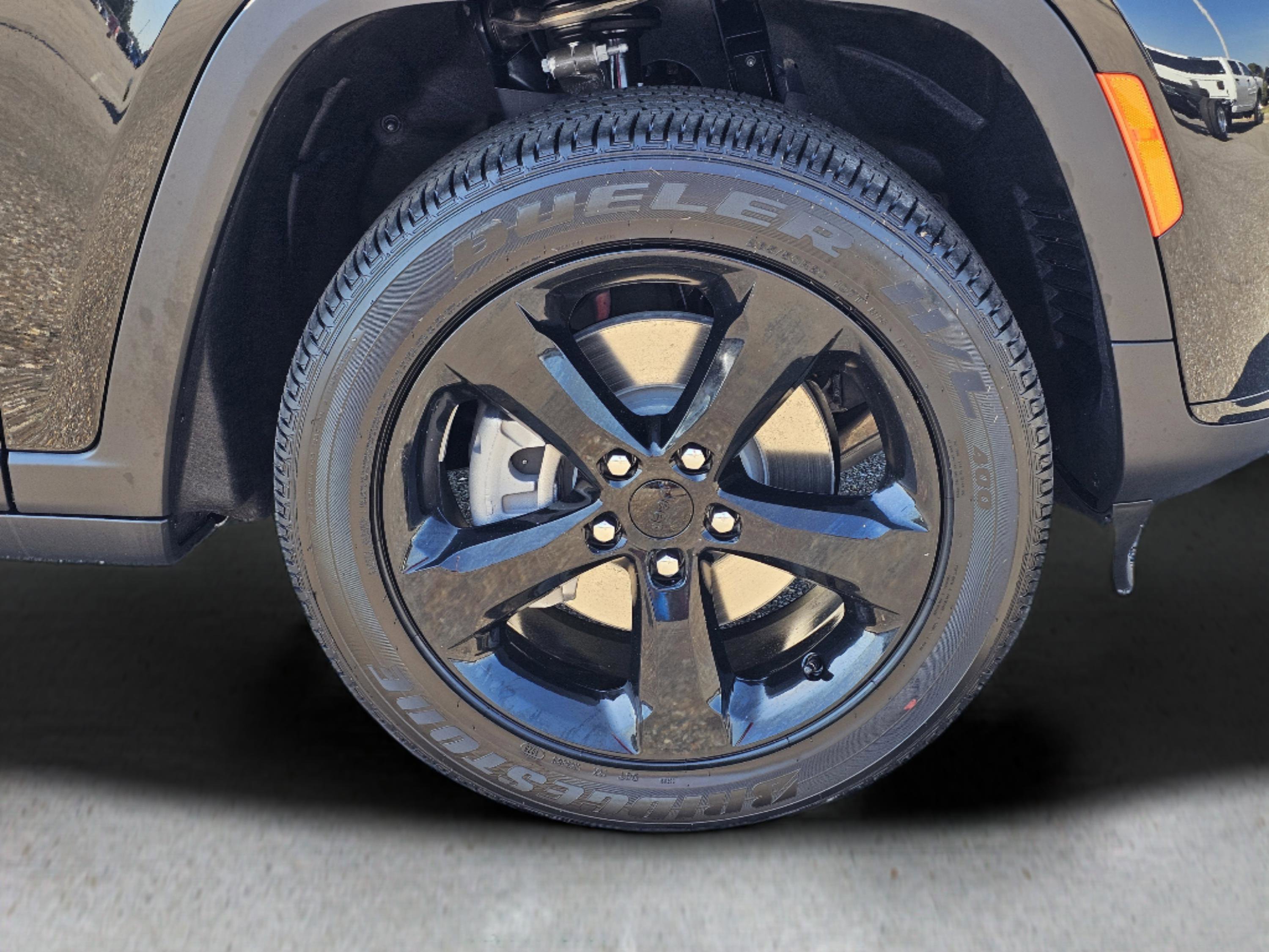 New 2025 Jeep Grand Cherokee L Altitude image 6