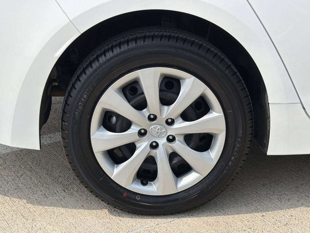 Used 2024 Toyota Corolla LE FWD image 7