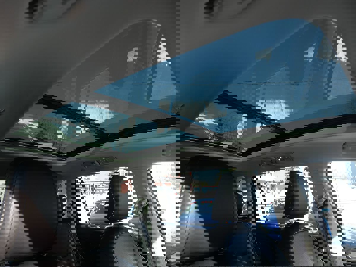 Used 2022 Volkswagen Tiguan SE image 17