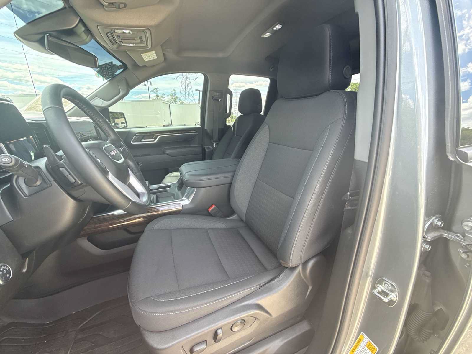 Certified 2025 GMC Sierra 1500 Elevation AWD/4WD image 18