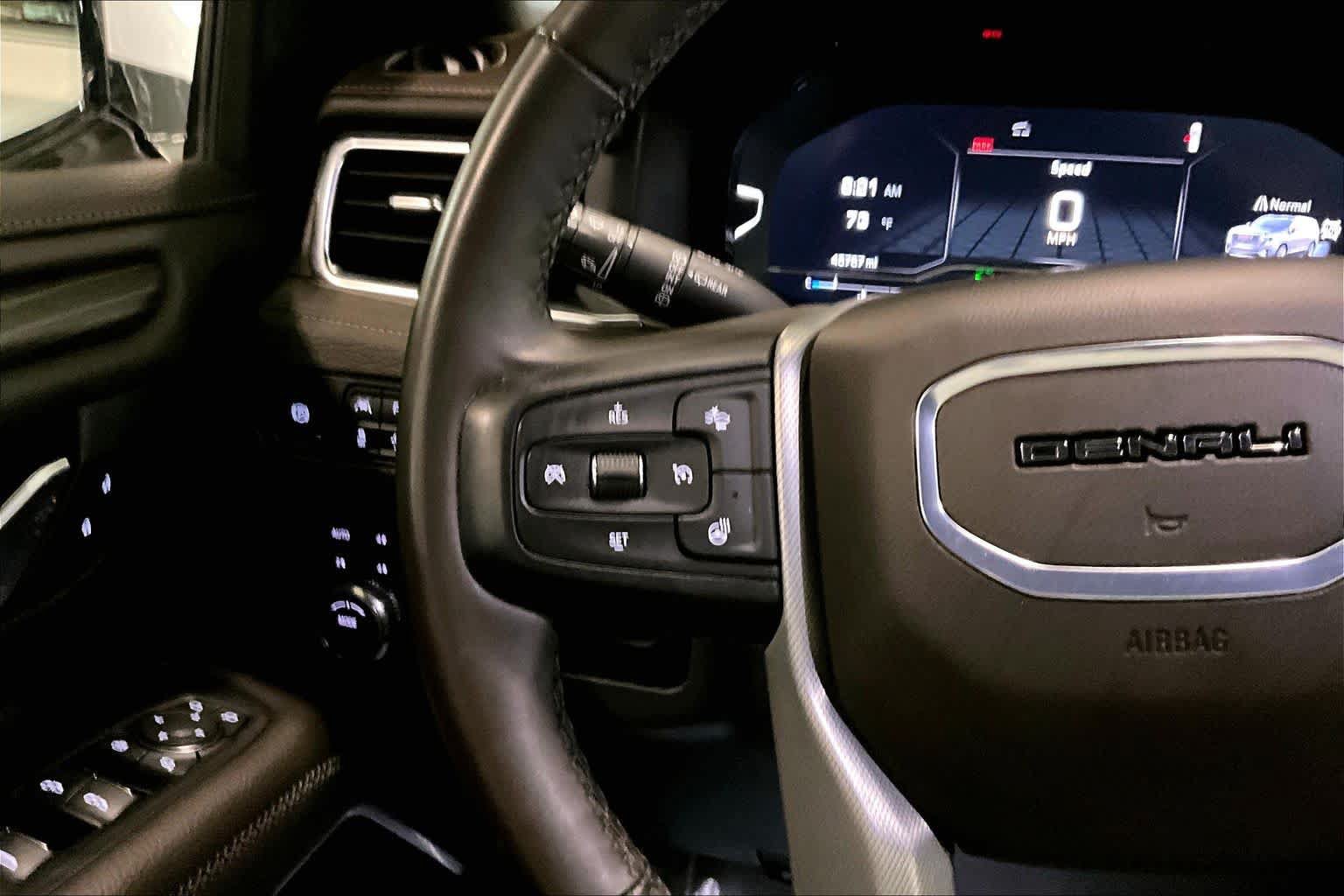 Used 2024 GMC Yukon Denali AWD/4WD image 24